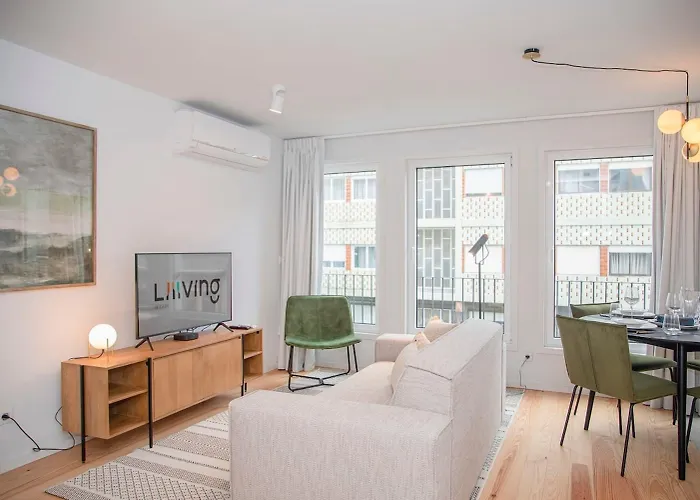 Liiiving In - Modern & Glam M Apartment *