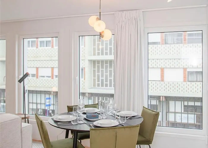 Liiiving In - Modern & Glam M Apartment Porto