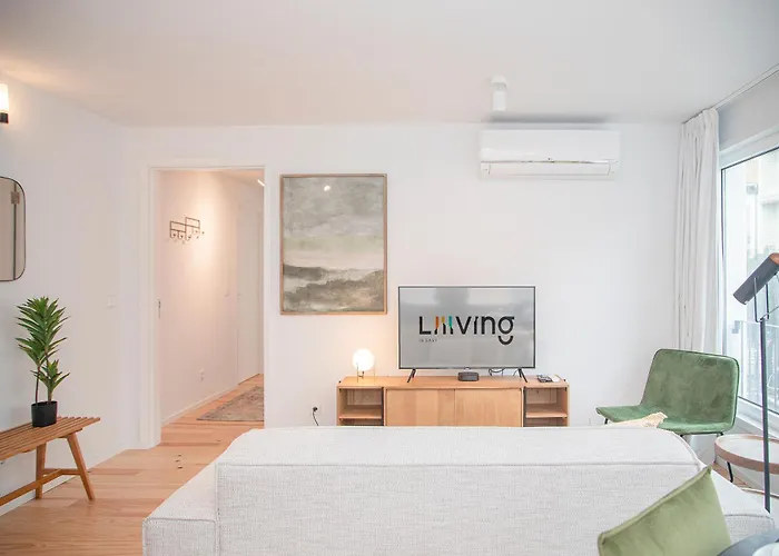 Liiiving In - Modern & Glam M