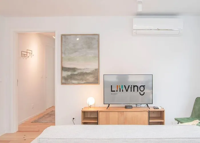 Liiiving In - Modern & Glam M * Порту