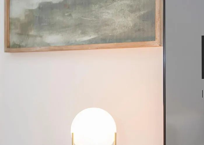 Liiiving In - Modern & Glam M