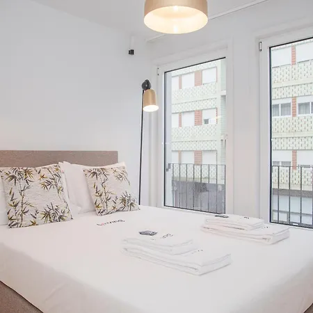 Liiiving In - Modern & Glam M Apartment Porto