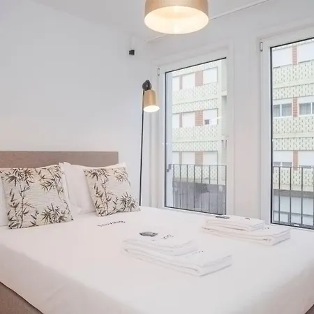 Liiiving In - Modern & Glam M * 波尔图