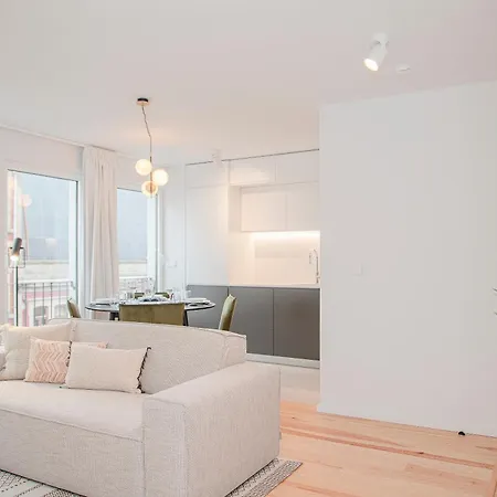 Liiiving In - Modern & Glam M Apartment Porto