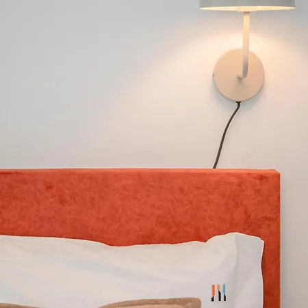 Apartment Liiiving In - Modern & Glam M *