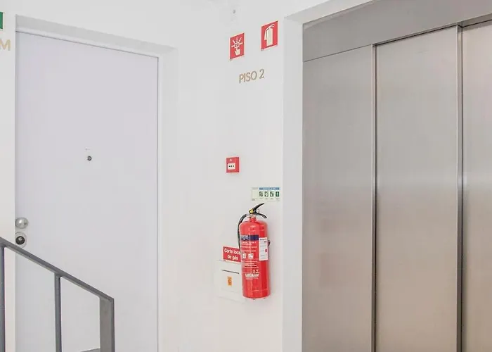 Liiiving In - Modern & Glam M *