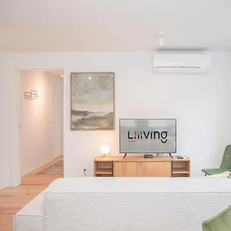 Liiiving In - Modern & Glam M