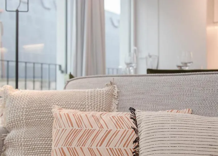 Liiiving In - Modern & Glam M * Πόρτο