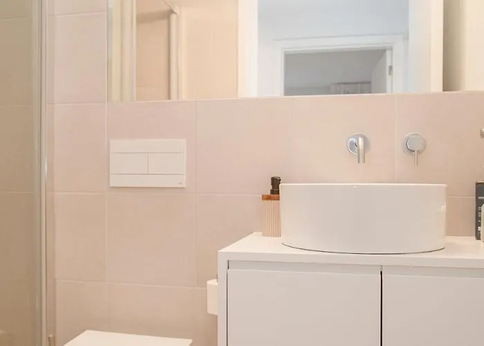 Liiiving In - Modern & Glam M * Πόρτο