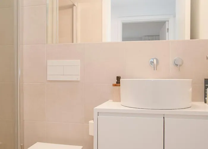 Liiiving In - Modern & Glam M