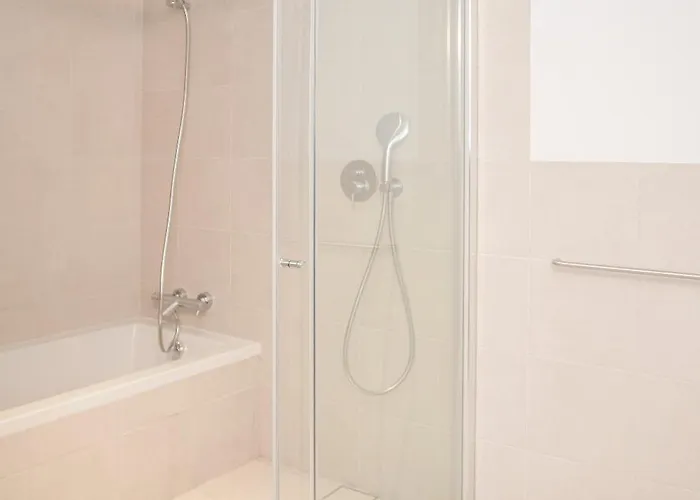 Liiiving In - Modern & Glam M 波尔图