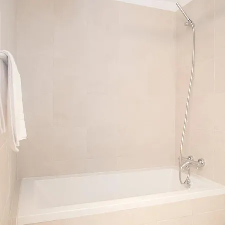 Liiiving In - Modern & Glam M *